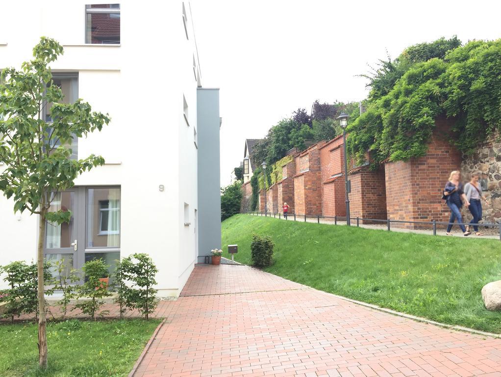 Ferienwohnung An Der Historischen Stadtmauer Rostock Habitación foto