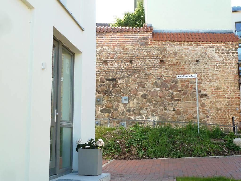Ferienwohnung An Der Historischen Stadtmauer Rostock Exterior foto